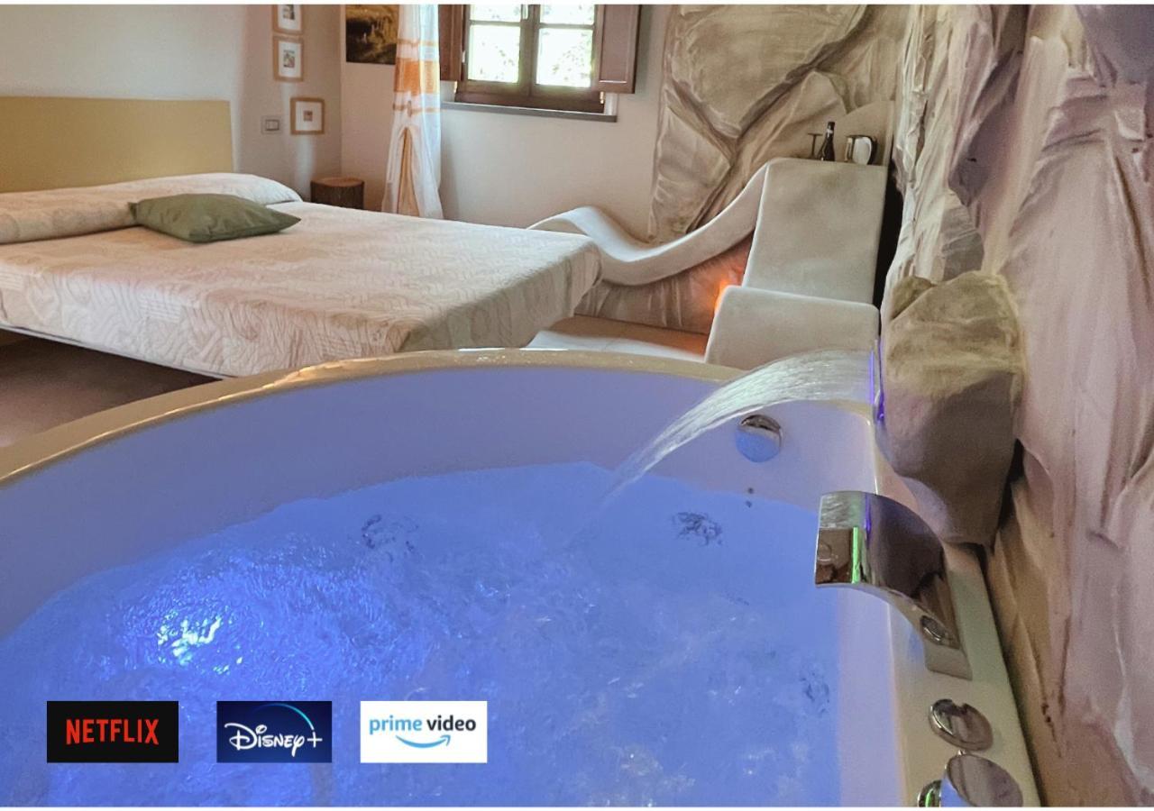 Podere Raffanna Ecologic House Massa e Cozzile Rum bild
